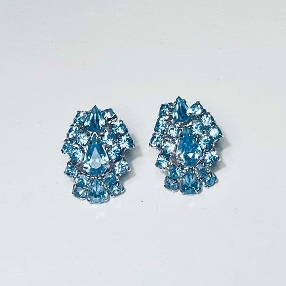 Vintage MCM 50s Blue Rhinestone Cluster Screw-Back Earrings Special Occasion - Picture 4 of 12
